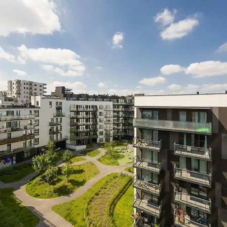 Modern & Stylish With Balcony By Renters 公寓 *