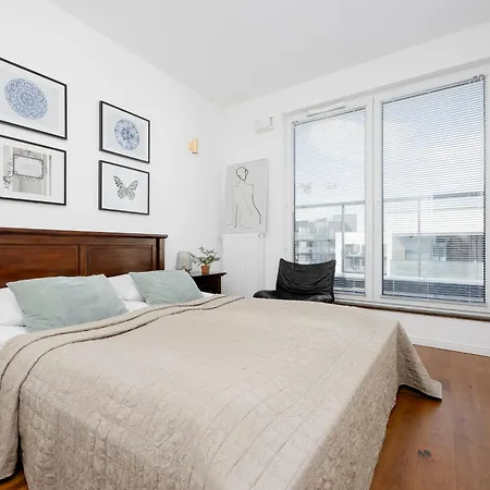 Appartement Modern & Stylish With Balcony By Renters Warschau