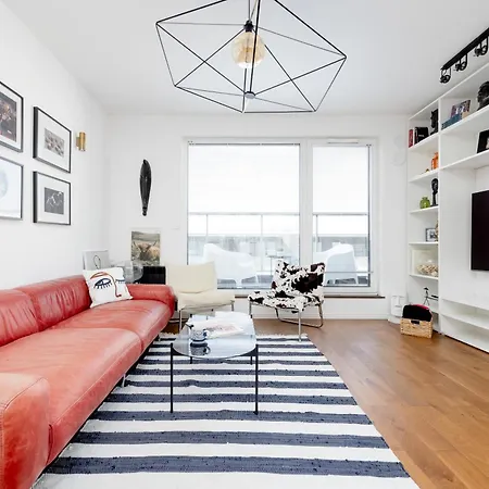 Modern & Stylish With Balcony By Renters *