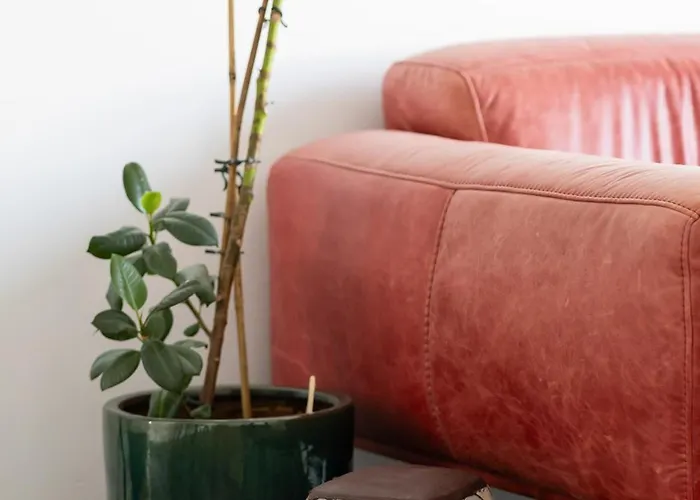 Modern & Stylish With Balcony By Renters