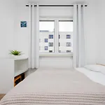 Modern & Stylish With Balcony By Renters Apartman *
