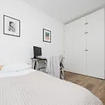 Apartman Modern & Stylish With Balcony By Renters *