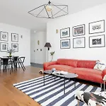 Modern & Stylish With Balcony By Renters Apartman *